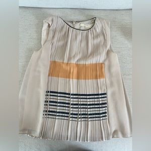 Sleeveless pleated silk O’2nd top Like New!